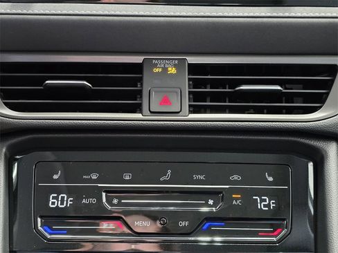 New 2025 Volkswagen Taos SE image 14