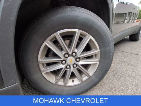 Used 2023 Chevrolet Traverse LT w/ Rear Camera Mirror Package AWD/4WD image 7