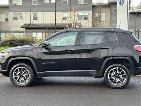 Used 2024 Jeep Compass Trailhawk image 6