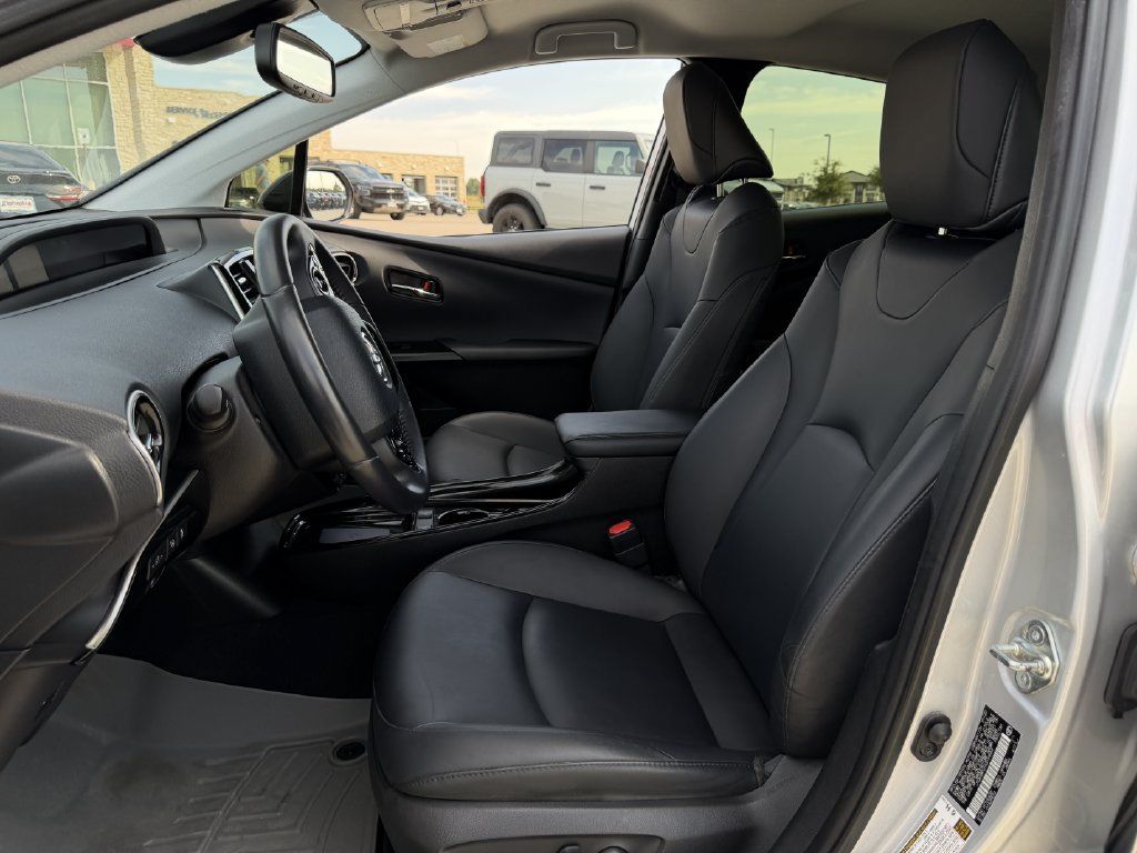 Used 2022 Toyota Prius FWD image 24