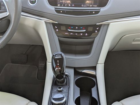 Certified 2022 Cadillac XT5 Premium Luxury image 21