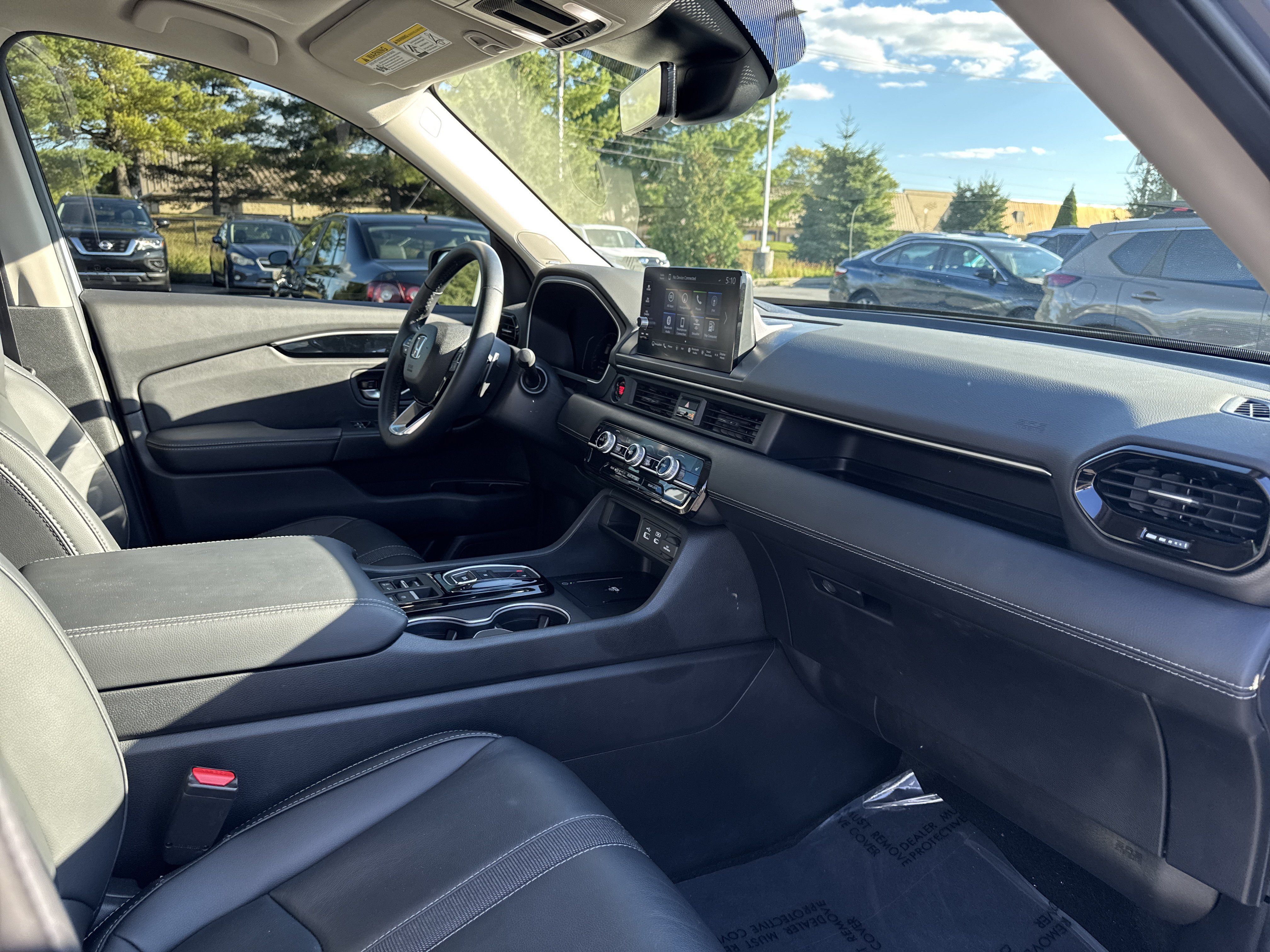 Used 2025 Honda Pilot Touring image 16