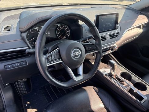Used 2020 Nissan Altima 2.5 SR FWD image 3
