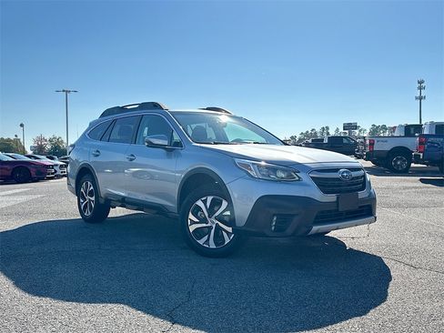 Used 2022 Subaru Outback Limited image 1