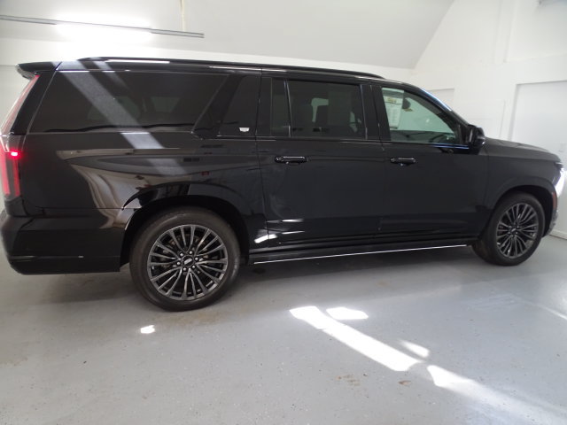 Used 2025 Cadillac Escalade ESV Sport Platinum AWD/4WD image 26