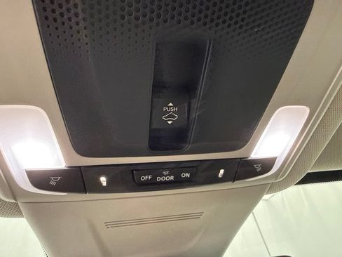 Used 2025 Honda CR-V EX-L image 23
