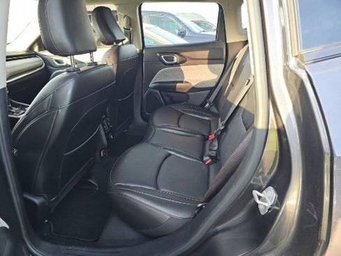 Used 2022 Jeep Compass Latitude image 16