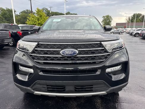 Used 2024 Ford Explorer XLT w/ Equipment Group 202A AWD/4WD image 3