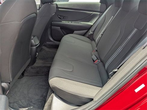 Used 2025 Hyundai Elantra Sport image 28