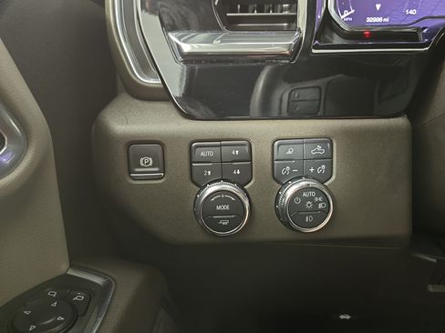 Certified 2024 GMC Sierra 2500 SLT w/ SLT Premium Package AWD/4WD image 30