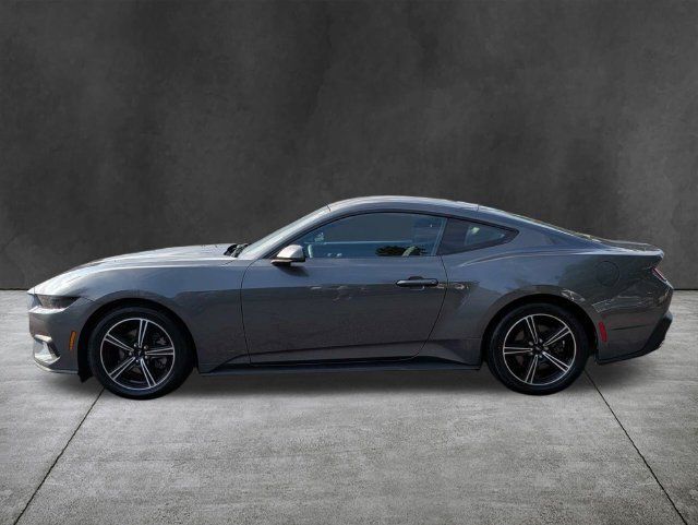 Used 2025 Ford Mustang Coupe RWD image 8