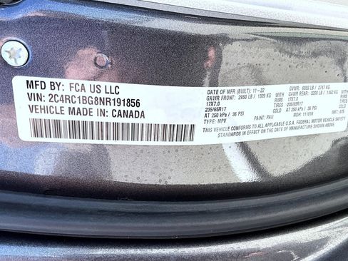 Used 2022 Chrysler Pacifica Touring-L FWD image 27