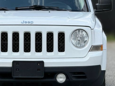 Used 2016 Jeep Patriot Sport w/ Power Value Group AWD/4WD image 12