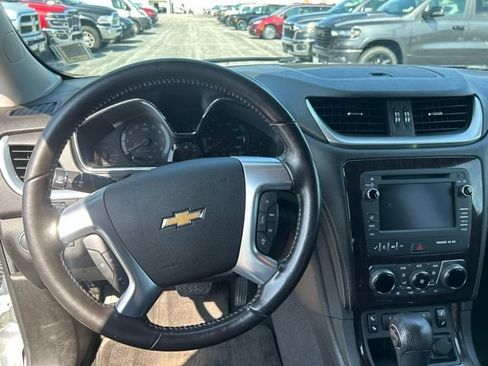 Used 2017 Chevrolet Traverse LT FWD image 22