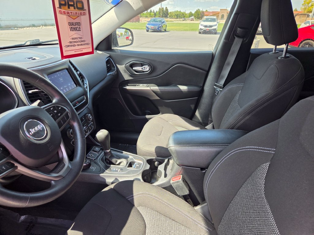 Used 2019 Jeep Cherokee Latitude w/ Popular Appearance Group AWD/4WD image 3