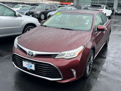 Used 2016 Toyota Avalon Touring image 4