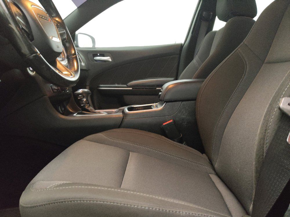Used 2019 Dodge Charger SXT AWD/4WD image 17