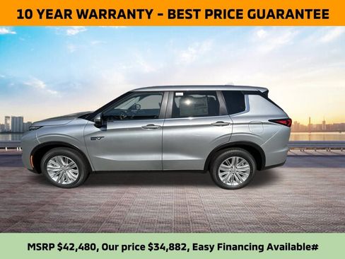 New 2025 Mitsubishi Outlander ES image 4