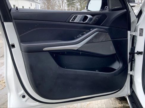 Used 2021 BMW X5 xDrive40i w/ Premium Package image 22