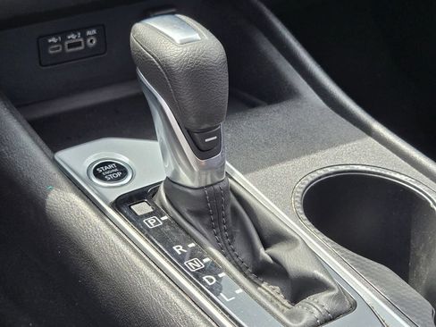 Used 2025 Nissan Altima 2.5 SV FWD image 24