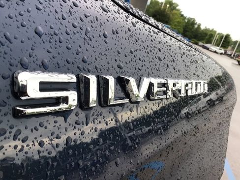 Used 2022 Chevrolet Silverado 1500 RST AWD/4WD image 15