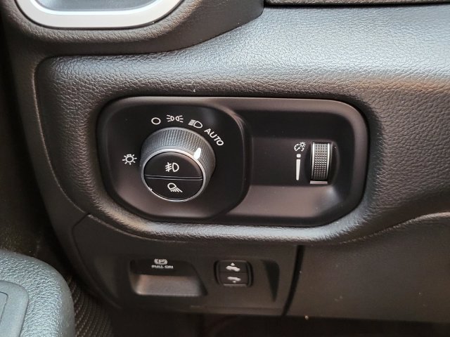 Used 2023 RAM 1500 Big Horn AWD/4WD image 14