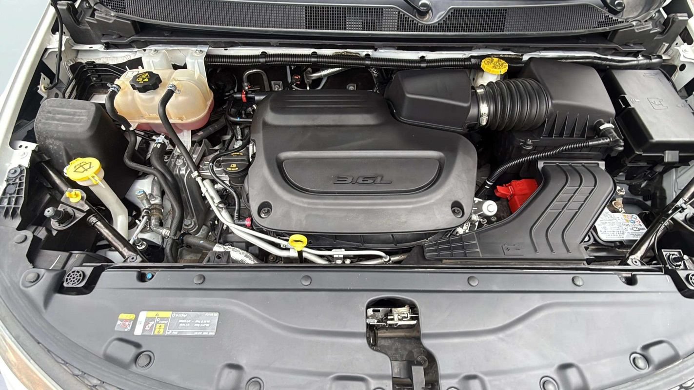 Used 2024 Chrysler Voyager LX FWD image 25