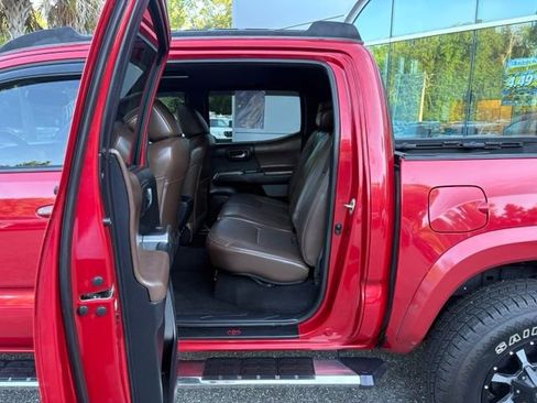 Used 2017 Toyota Tacoma Limited w/ Tow Package RWD image 24