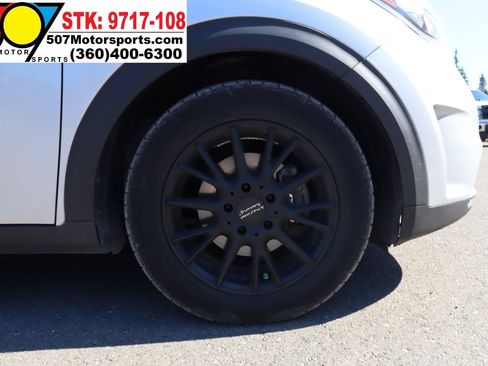 Used 2017 Kia Niro EX FWD image 23