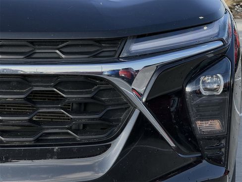 Certified 2025 Chevrolet Trax LT image 8