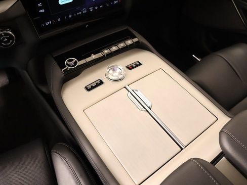 New 2025 Lincoln Navigator Reserve w/ Jet Appearance Package AWD/4WD image 8