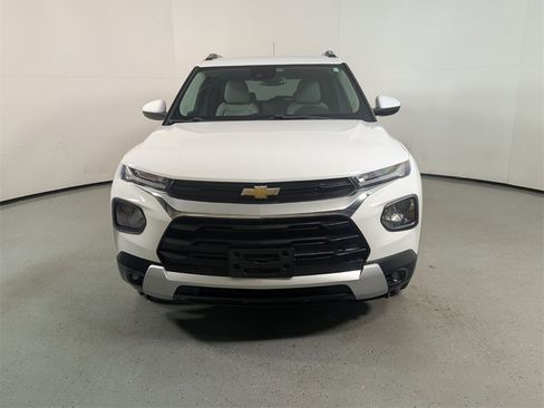 Used 2021 Chevrolet TrailBlazer LT w/ Premium Seating Package image 2