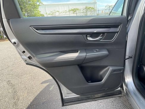 Used 2023 Honda CR-V LX image 12