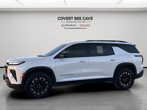 Used 2025 Chevrolet Traverse Z71 w/ Enhanced Driving Package image 4