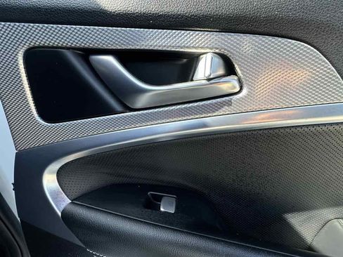 Used 2022 Genesis G70 3.3T image 36