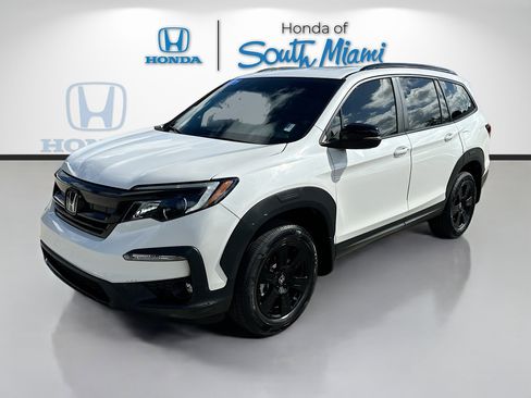 Certified 2022 Honda Pilot TrailSport image 3