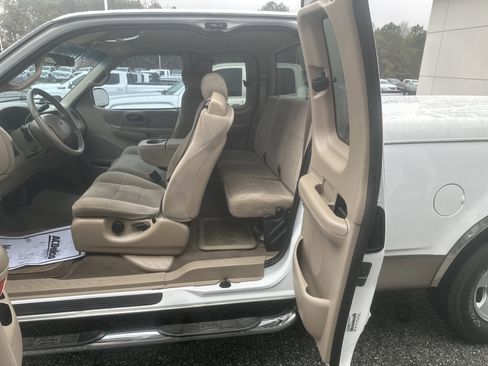 Used 2002 Ford F150 XLT image 12
