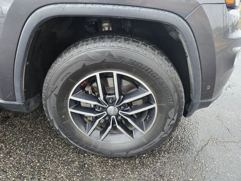 Used 2017 Jeep Grand Cherokee Trailhawk w/ Trailhawk Luxury Group AWD/4WD image 26