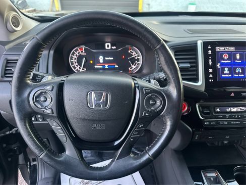 Used 2017 Honda Pilot Touring image 28