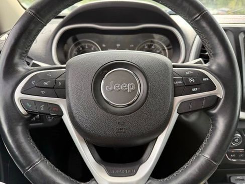 Used 2014 Jeep Cherokee Trailhawk w/ Comfort/Convenience Group AWD/4WD image 16