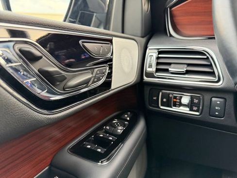 Used 2024 Lincoln Navigator L Reserve AWD/4WD image 29