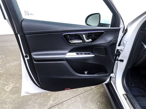 Used 2025 Mercedes-Benz GLC 300 image 22