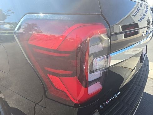 Used 2024 Ford Expedition Max Limited AWD/4WD image 36
