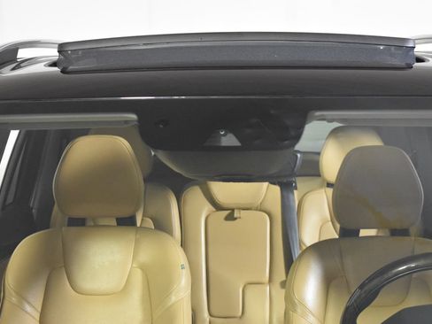 Used 2016 Volvo XC90 T6 Momentum w/ Momentum Plus Package AWD/4WD image 36