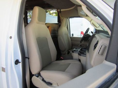 Used 2017 Ford E-450 and Econoline 450 Super Duty w/ Motorhome Prep Package image 27