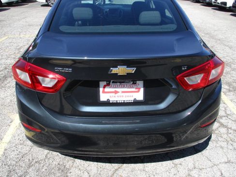 Used 2017 Chevrolet Cruze LT image 18