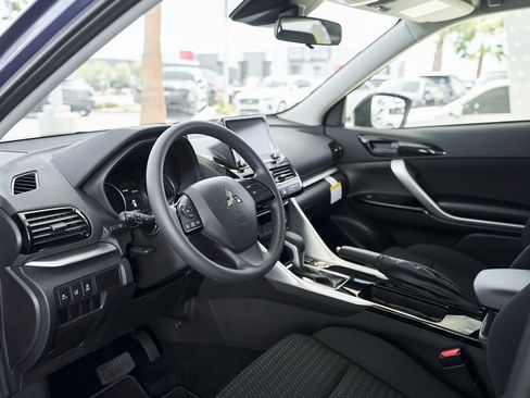 New 2026 Mitsubishi Eclipse Cross LE image 2