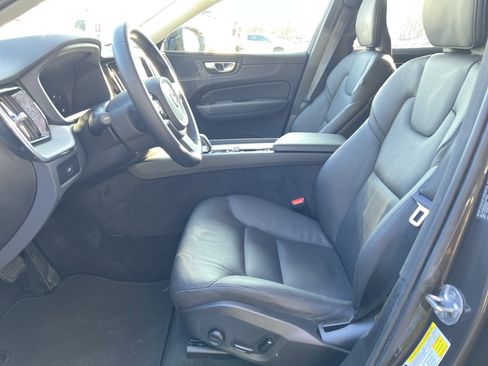 Used 2025 Volvo XC60 B5 Plus w/ Climate Package image 16