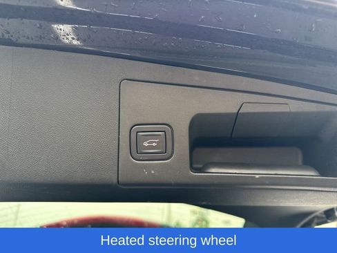 Certified 2022 Cadillac XT5 Premium Luxury image 12