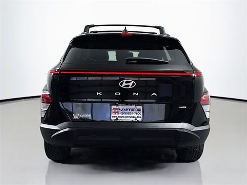 Used 2025 Hyundai Kona SEL image 7